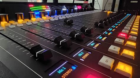 Radio Station Soundboard に対する画像結果