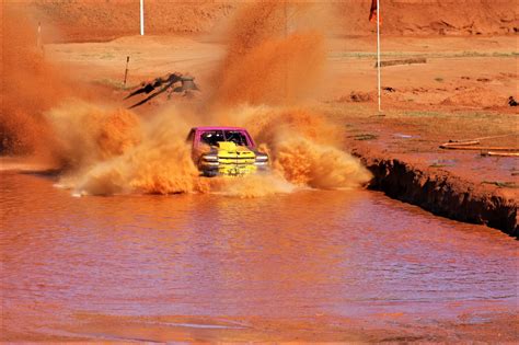 Mud Races in Milton Florida に対する画像結果