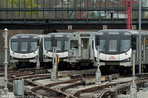 Toradh íomhá ar Toronto Subway Red Rocket