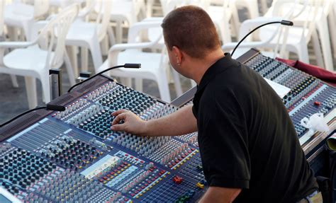 Audio Visual Tech に対する画像結果