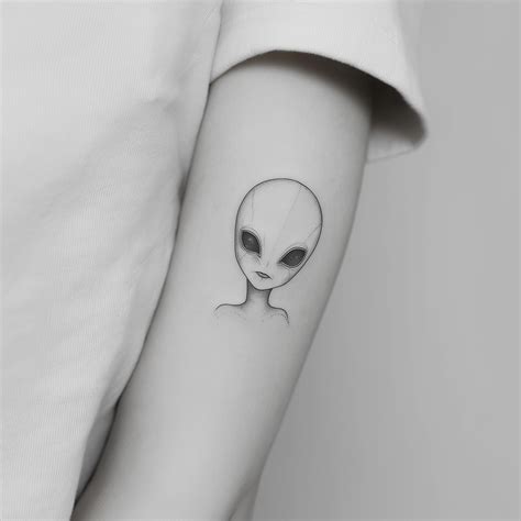 Alien Space Tattoo Drawing 的图像结果