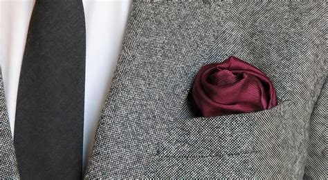 Toradh íomhá ar Rose Pocket Square How to Fold