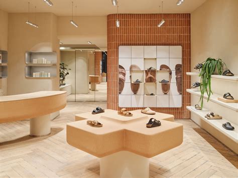 Store Opening with Models に対する画像結果