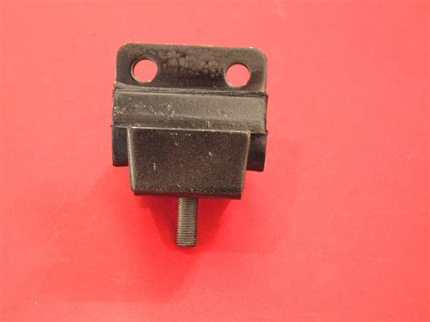 Toradh íomhá ar Triumph Spitfire Poly Engine Mount