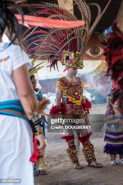 Traditional Aztec Dance-க்கான படிம முடிவு