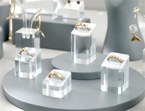 Acrylic Ring Display に対する画像結果