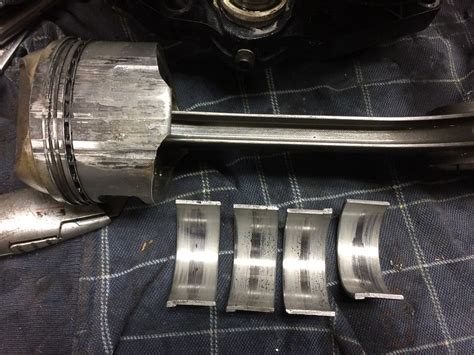 Toradh íomhá ar Piston of Detonation Pre Ignition Cylinder