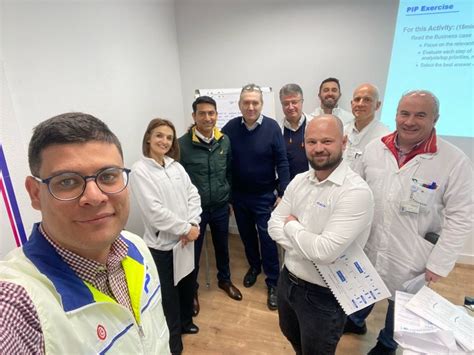 Afbeeldingsresultaten voor Forvia Training Program