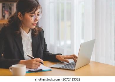 Typing Notes While Staring に対する画像結果