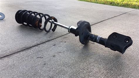 Toradh íomhá ar How to Remove Strut without Spring Compressor