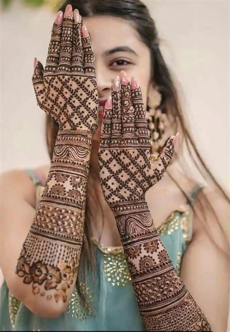 Simple Mehndi Designs in Back Hand に対する画像結果