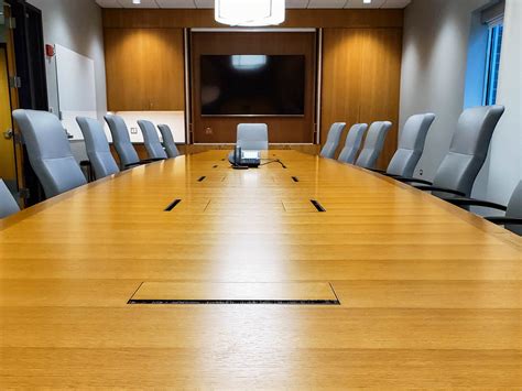 Computer Table Outlet Design に対する画像結果