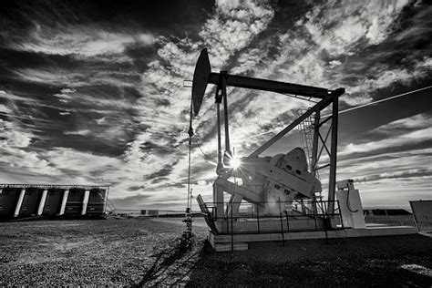 Fracking Oil Wells に対する画像結果