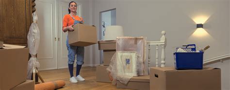 Toradh íomhá ar Person Standing On a Compression Spring