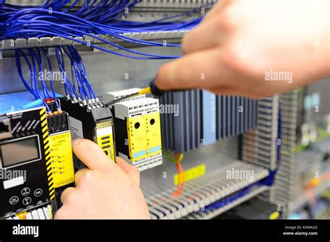 Hi-Tech Factory Assembly Line に対する画像結果