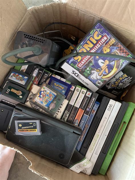 Résultat d’images pour Stack of Game Boxes