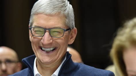 Toradh íomhá ar Tim Cook Sad Meme