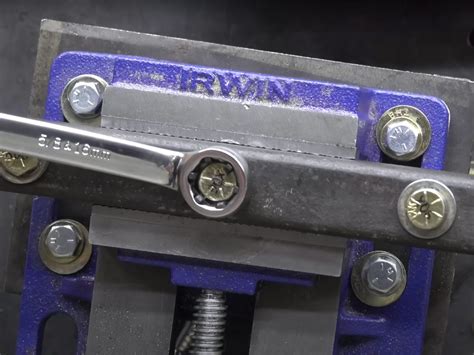 Toradh íomhá ar Rounded Bolt Extractor