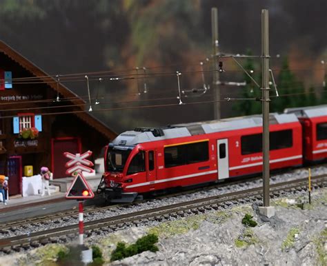 تصویر کا نتیجہ برائے Camera for Model Train Locomotives