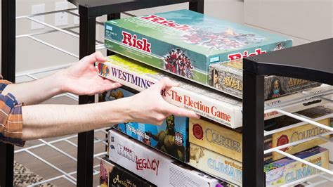 Résultat d’images pour Stack of Game Boxes