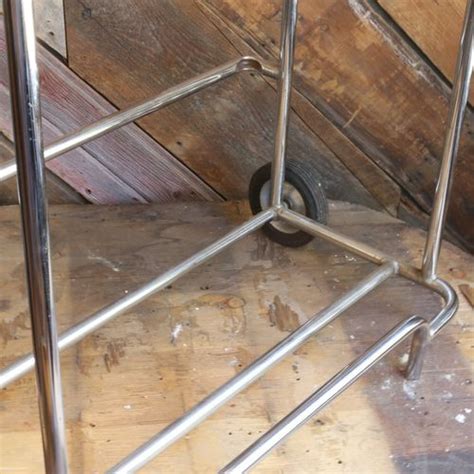 Toradh íomhá ar Vox Chrome Stand