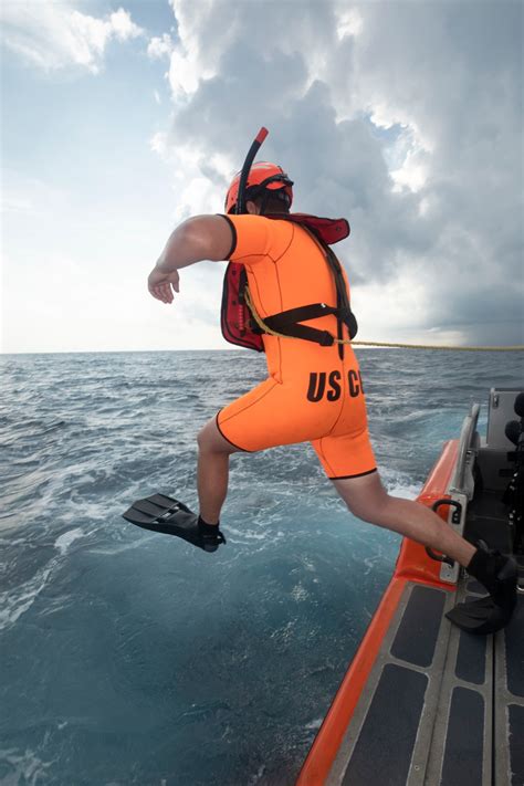 Us Coast Guard Search and Rescue に対する画像結果