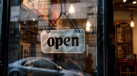 Inviting Storefront に対する画像結果