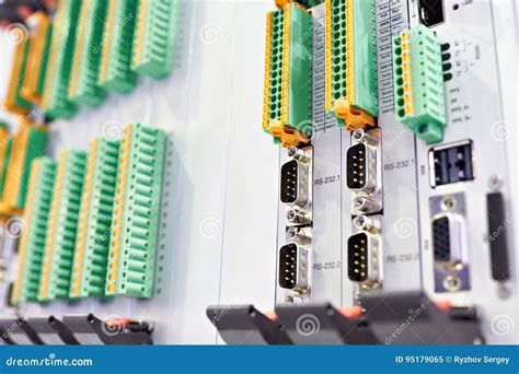 Afbeeldingsresultaten voor Programmable Logic Controller Modern