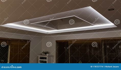 Toradh íomhá ar Ceiling LED Strip Light with Motion