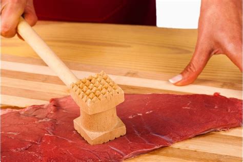 Toradh íomhá ar How to Use a Meat Mallet to Tenderize Meat