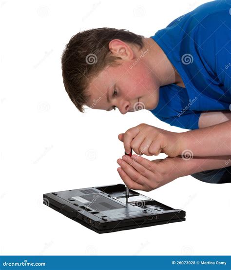 Guy Fixing Computer に対する画像結果