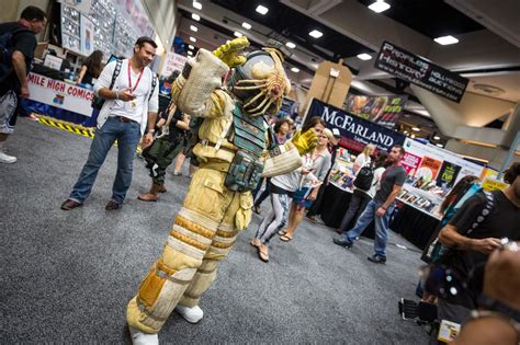 Alien Theme Formal Suit に対する画像結果