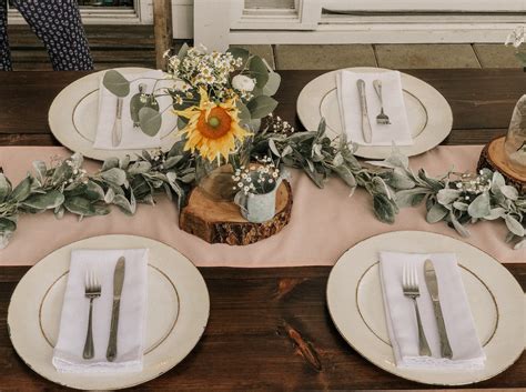 Afbeeldingsresultaten voor Rustic Single Stem Wedding Table