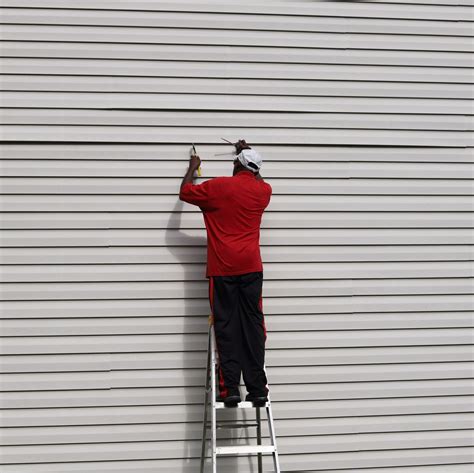 How to Install Outside Light On Vinyl Siding に対する画像結果