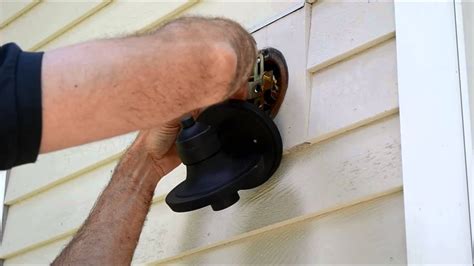 How to Install Outside Light On Vinyl Siding に対する画像結果