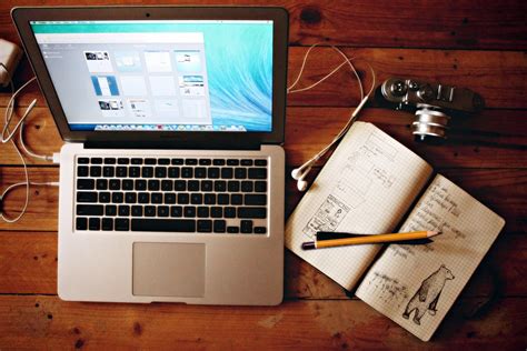 Computer Desk Views に対する画像結果