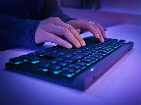 Afbeeldingsresultaten voor LG Altra Tech Light Logitech