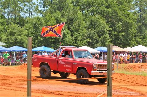 Mud Races in Milton Florida に対する画像結果