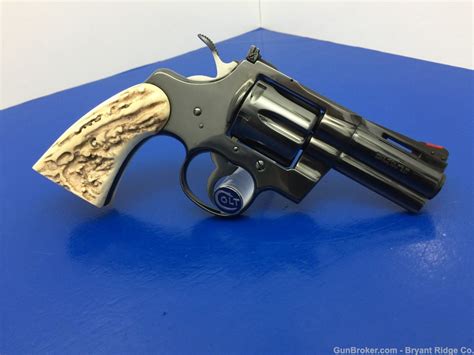 Toradh íomhá ar Colt Python Royal Blue Gold Lining