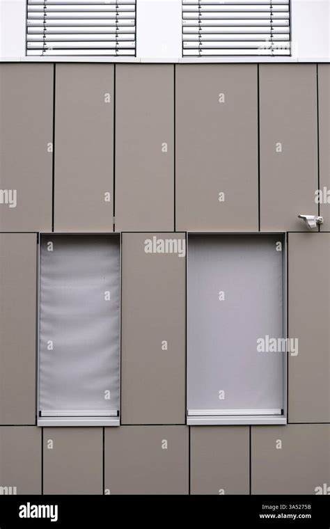 Metal Cladding Office Building に対する画像結果