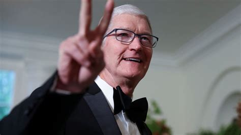 Résultat d’images pour Tim Cook Vacation
