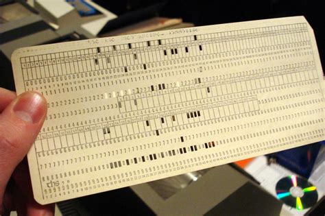 Toradh íomhá ar First Generation Computer Punch Card