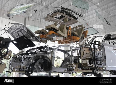 Toradh íomhá ar Car Cae Model Exploded-View