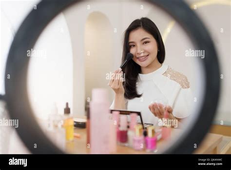 Professional Makeup Artist Tutorial に対する画像結果