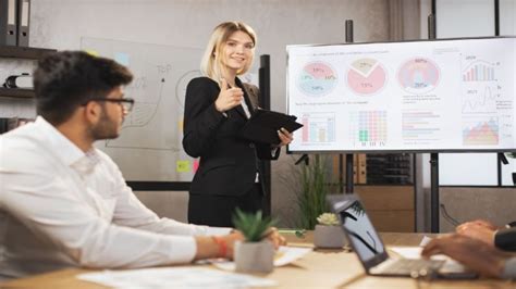 Types of Media in Digital Era に対する画像結果