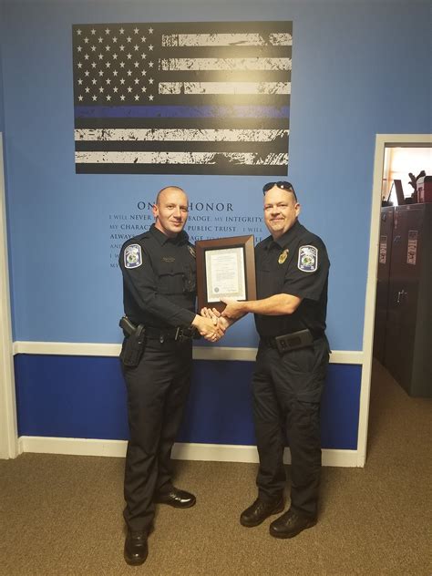 Afbeeldingsresultaten voor Police Department Badge