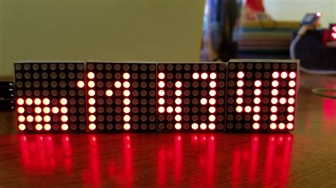 Toradh íomhá ar Arduino Uno MAX7219 Dot-Matrix Clock