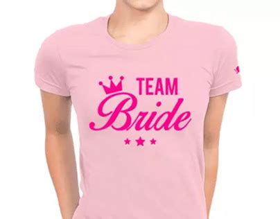 Toradh íomhá ar Team Bride T-Shirt Pink