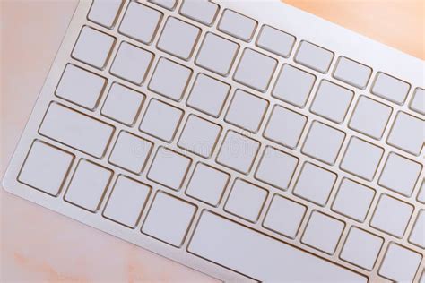 Toradh íomhá ar Computer without Screen and Keyboard