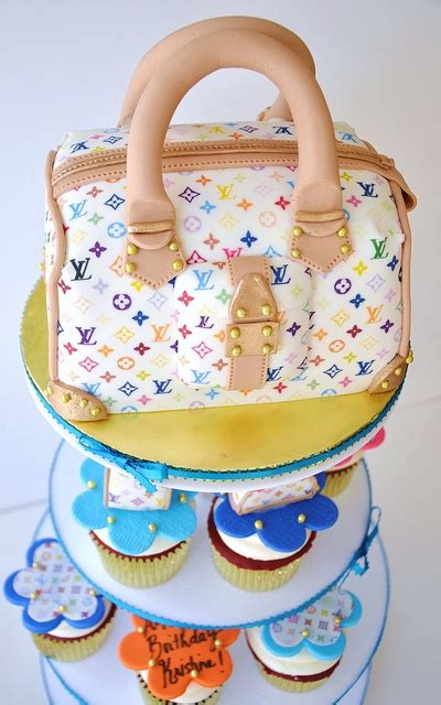 How to Make a Louis Vuitton Purse Cake에 대한 이미지 결과